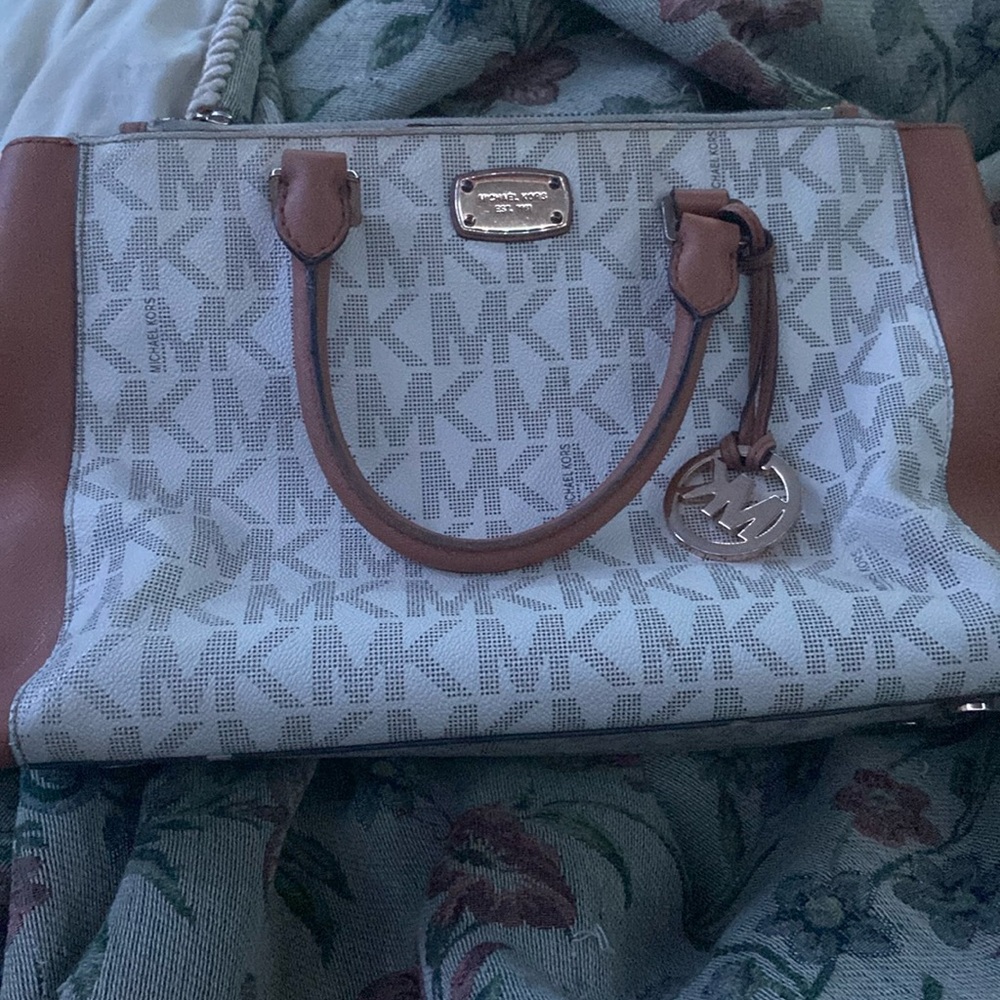 Micheal kors purses